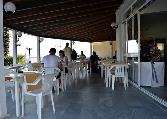 Paradise - Adults Only