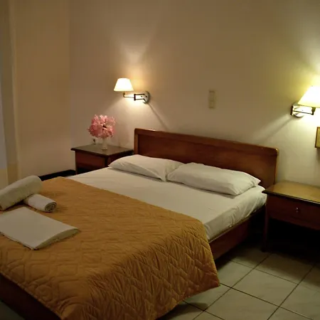 Paradise - Adults Only プラティス・ヤロス