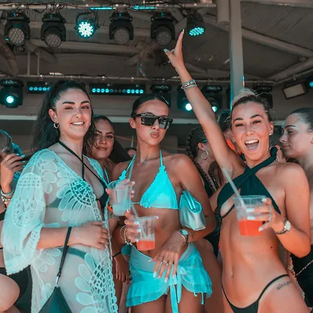 باراديس بيتش كامبينج فندق بلاتيس يالوس