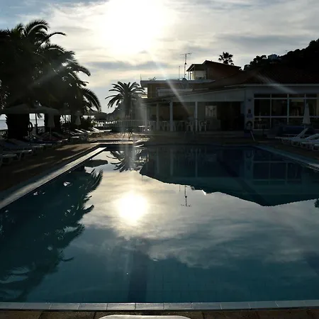 Paradise - Adults Only