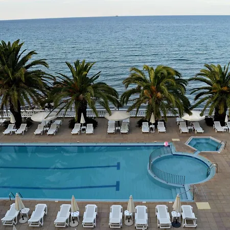 Paradise Hotel 3*